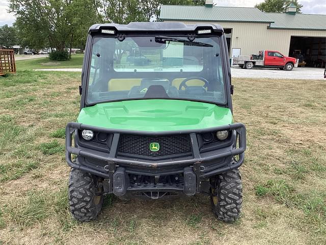 Image of John Deere XUV 835M equipment image 2