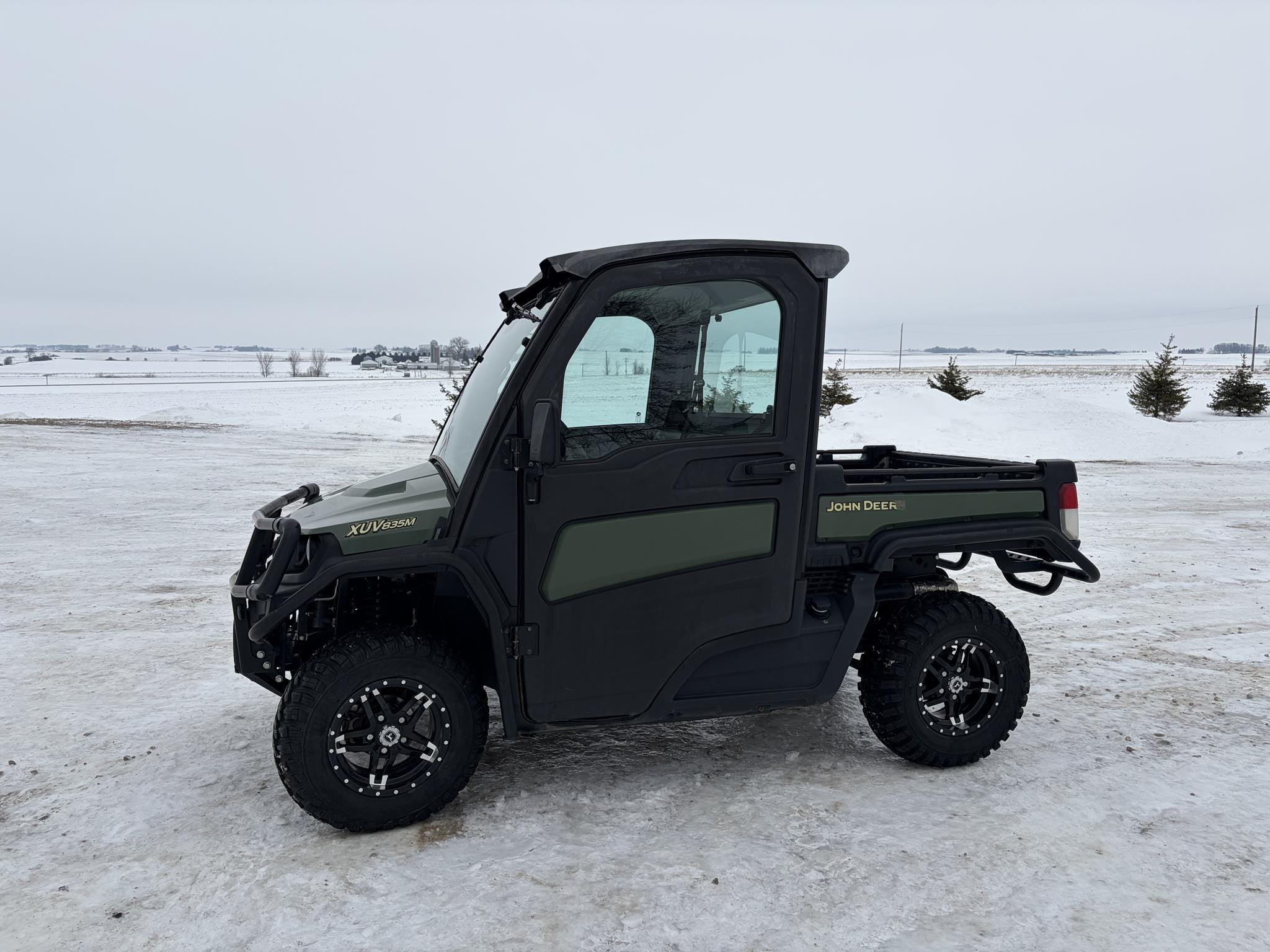 2019 John Deere XUV 835M Equipment Image0