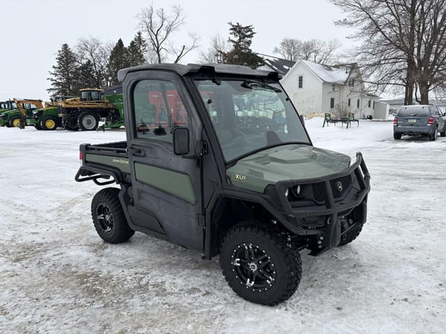 Image of John Deere XUV 835M equipment image 4