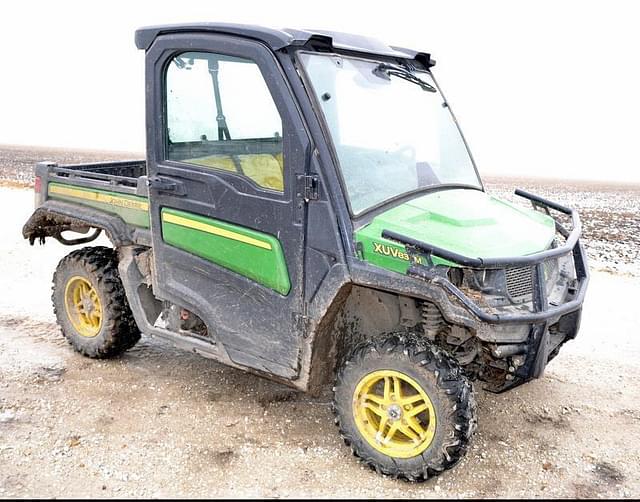 Image of John Deere XUV 835M equipment image 2