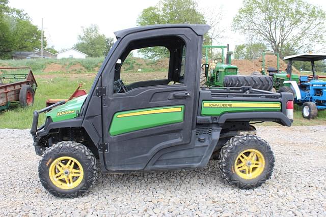 Image of John Deere XUV 835M equipment image 1