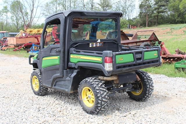 Image of John Deere XUV 835M equipment image 2