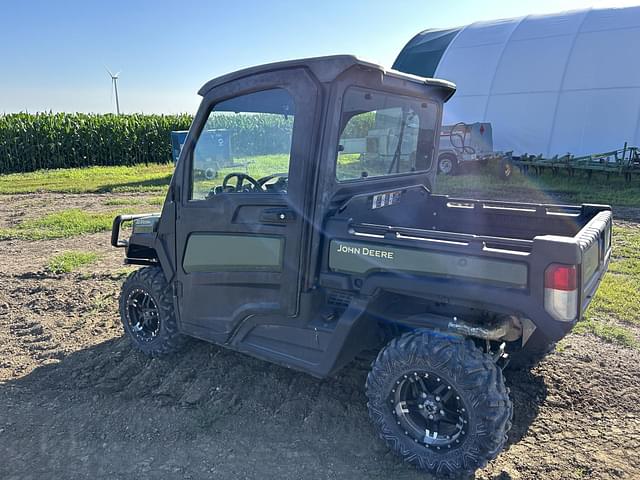 Image of John Deere XUV 835M equipment image 1