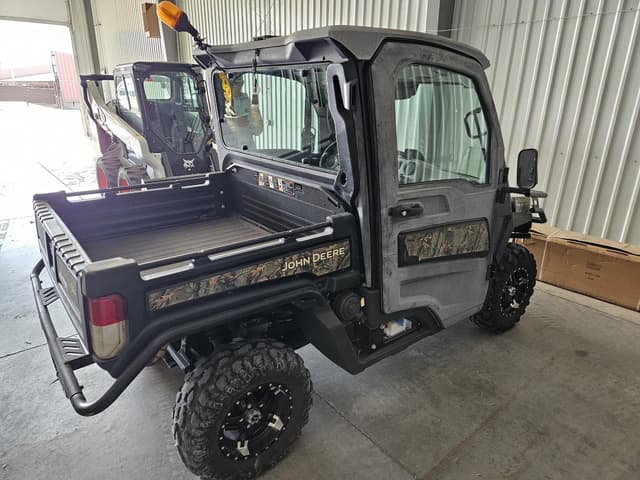 Image of John Deere XUV 835R equipment image 3