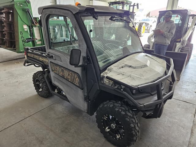 Image of John Deere XUV 835R equipment image 2