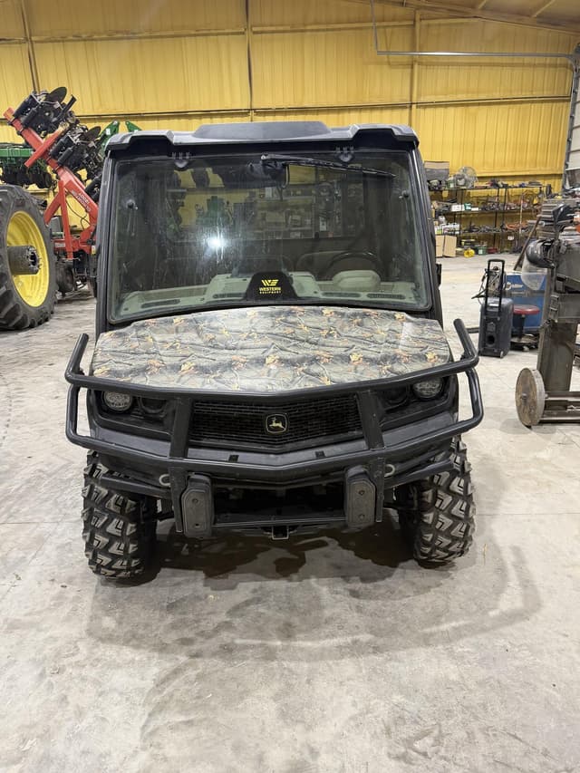 Image of John Deere XUV 835R equipment image 2