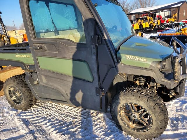 Image of John Deere XUV 835R equipment image 2