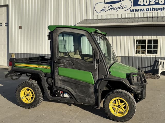 Image of John Deere XUV 835R equipment image 1