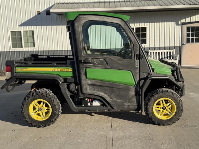 Image of John Deere XUV 835R equipment image 2