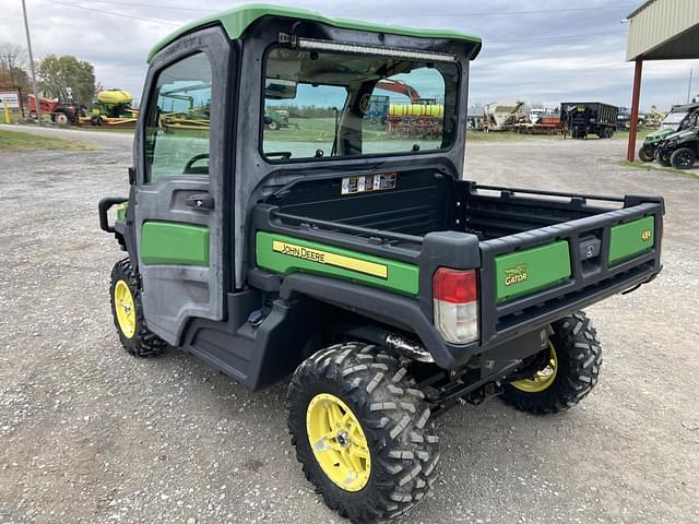 Image of John Deere XUV 835R equipment image 4