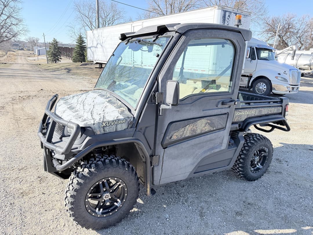 Image of John Deere XUV 835R Primary image