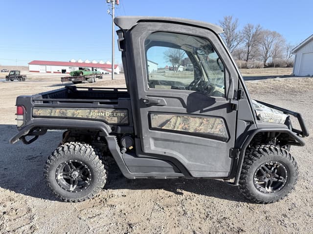 Image of John Deere XUV 835R equipment image 3