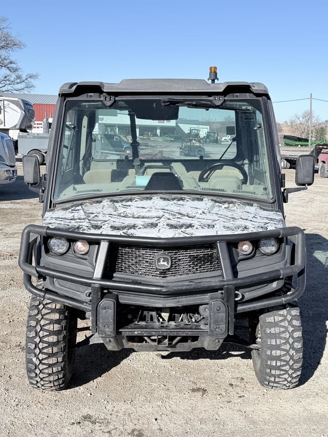 Image of John Deere XUV 835R equipment image 1