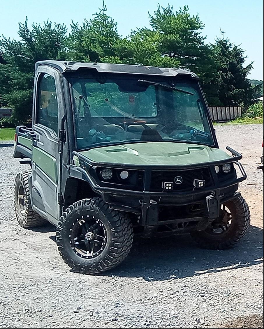 Image of John Deere XUV 835R Primary Image