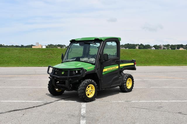Image of John Deere XUV 835R equipment image 1