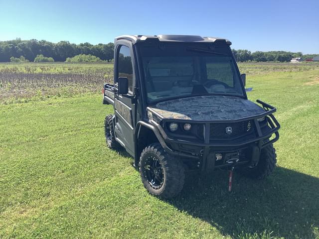 Image of John Deere XUV 835R equipment image 1