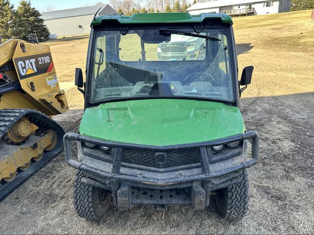 Image of John Deere XUV 835R equipment image 1