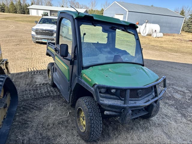 Image of John Deere XUV 835R equipment image 2