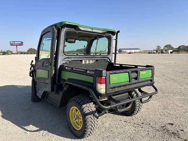 Image of John Deere XUV 835R equipment image 2