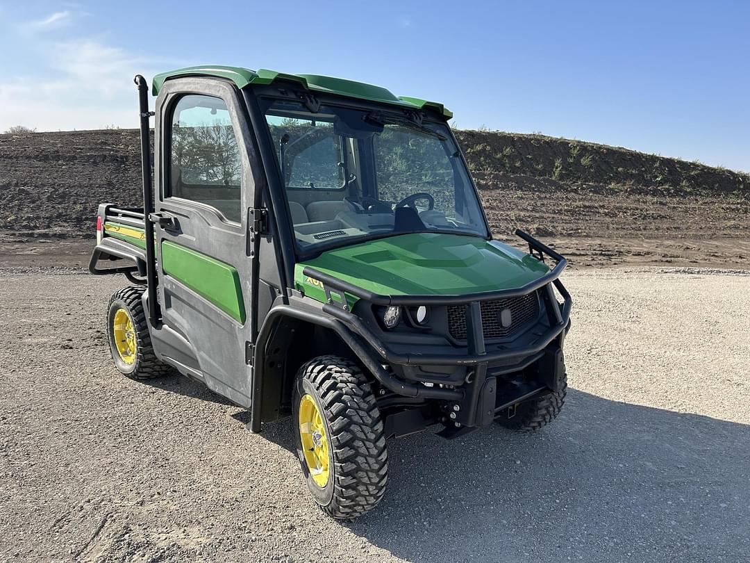 Image of John Deere XUV 835R Primary image