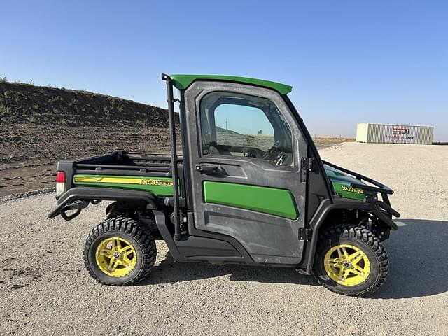 Image of John Deere XUV 835R equipment image 1