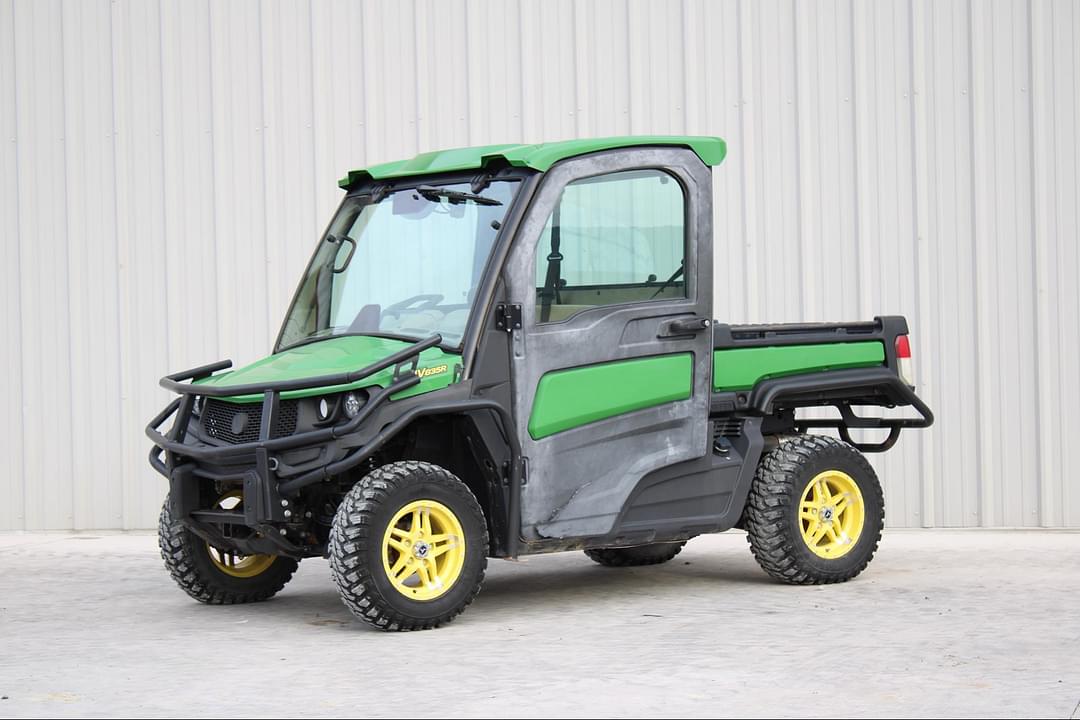 Image of John Deere XUV 835R Primary image