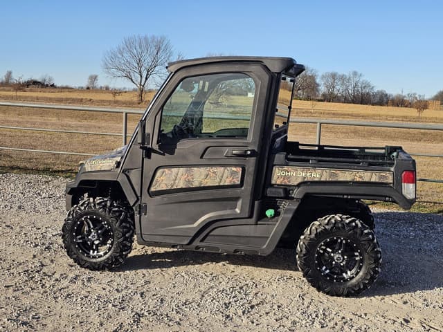 Image of John Deere XUV 865M equipment image 2