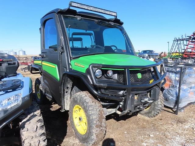 Image of John Deere XUV 835M equipment image 1