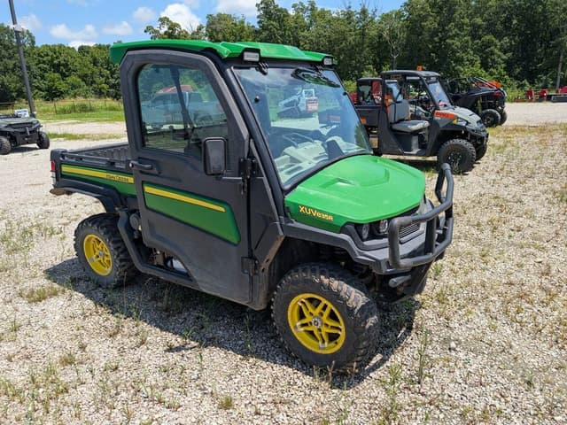 Image of John Deere XUV 835R equipment image 1
