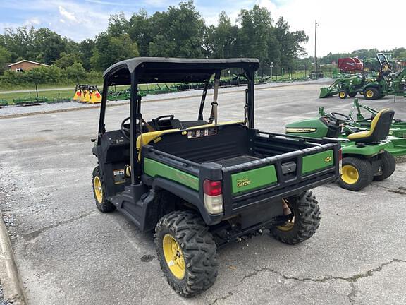Image of John Deere XUV 835M equipment image 2