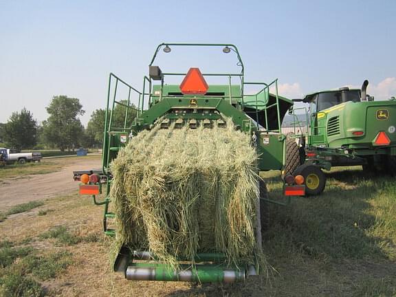 Image of John Deere L341 equipment image 3