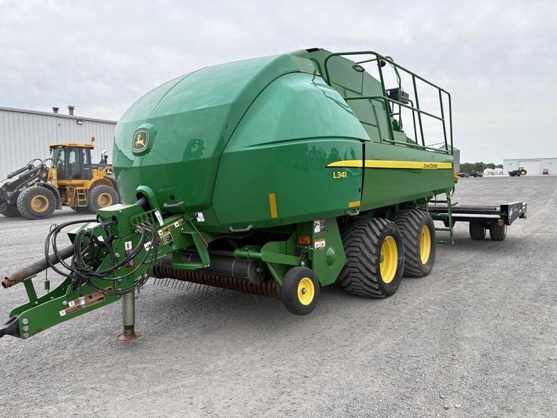 2019 John Deere L341 Equipment Image0