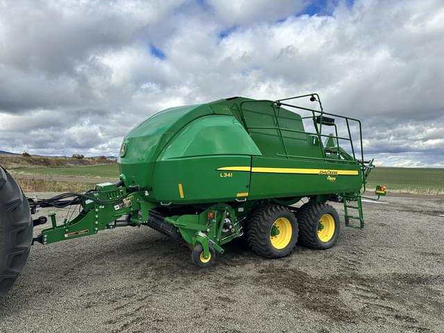 Image of John Deere L341 equipment image 1