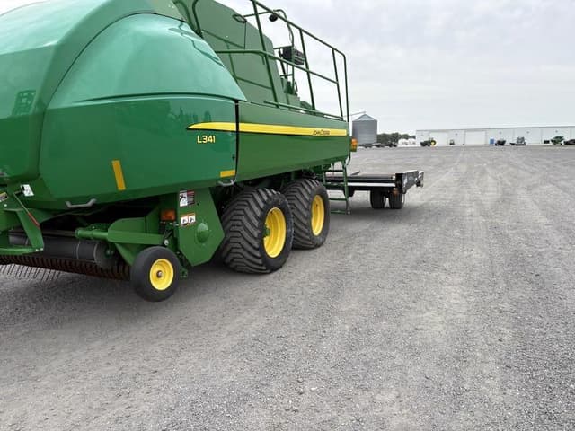 Image of John Deere L341 equipment image 1