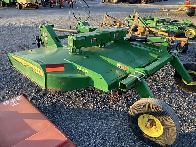 Image of John Deere MX8 equipment image 1