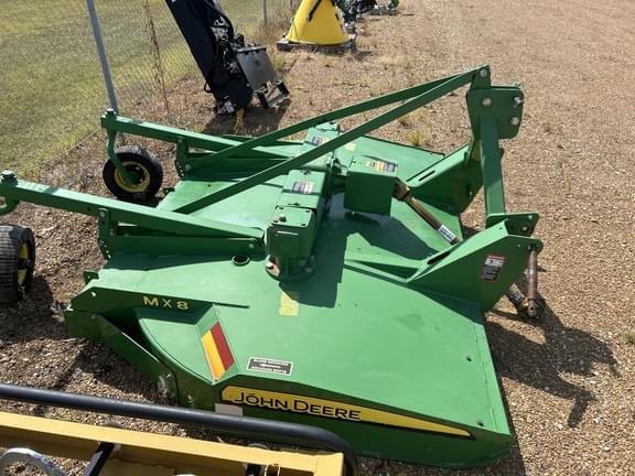 Image of John Deere MX8 equipment image 2