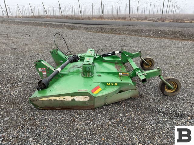 Image of John Deere MX8 equipment image 1