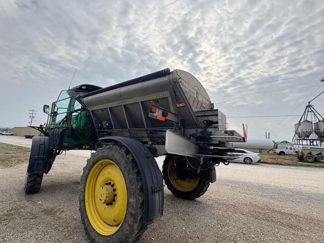 Image of John Deere R4038 equipment image 3