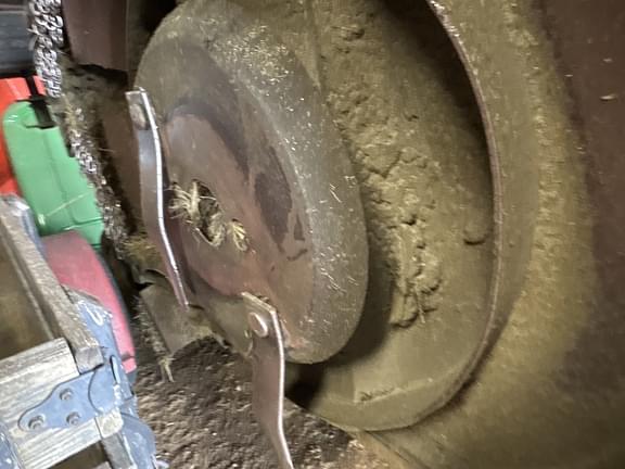Image of John Deere R10 equipment image 3