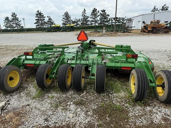 Image of John Deere R15 equipment image 2