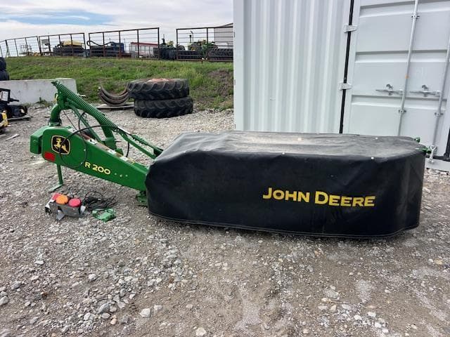 Image of John Deere R200 equipment image 3