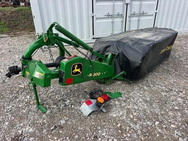 Image of John Deere R200 equipment image 1