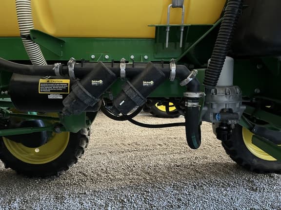 Image of John Deere R4023 equipment image 4