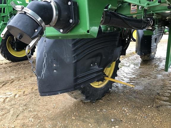 Image of John Deere R4030 equipment image 4