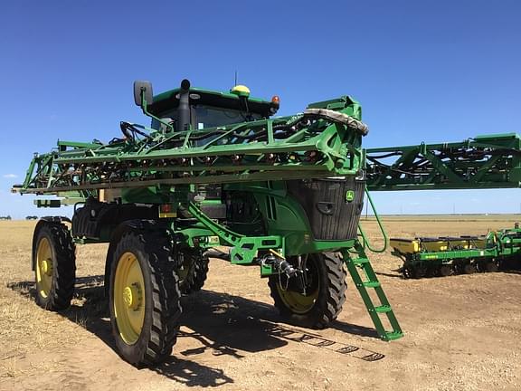 Image of John Deere R4030 equipment image 4