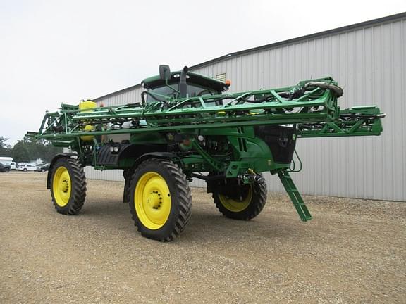 Image of John Deere R4030 equipment image 1