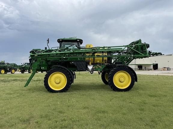 Image of John Deere R4030 equipment image 1