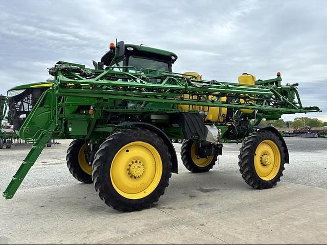 Image of John Deere R4030 equipment image 1