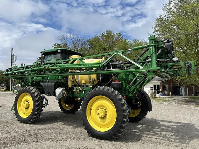 Image of John Deere R4030 equipment image 4