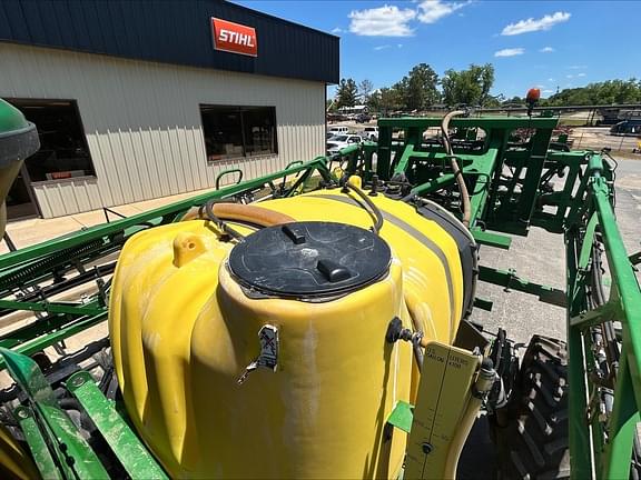 Image of John Deere R4030 equipment image 4